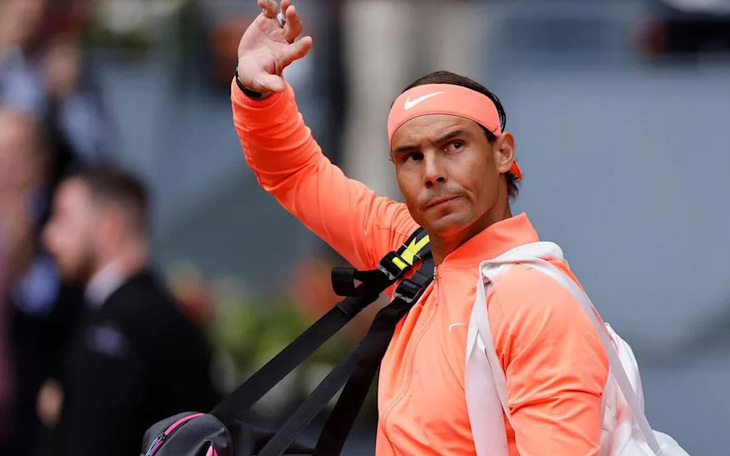 Rafael Nadal được tặng cây vợt bằng vàng nguyên khối - Ảnh 2.