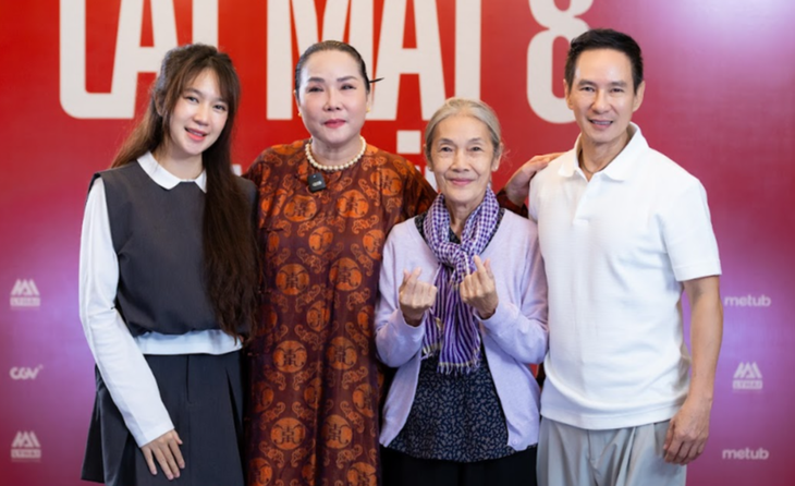 edit-nghe-si-thanh-hien-thu-hai-tu-phai-qua-tham-gia-casting-lat-mat-8-anh-dpcc-1728905530560696080801.png