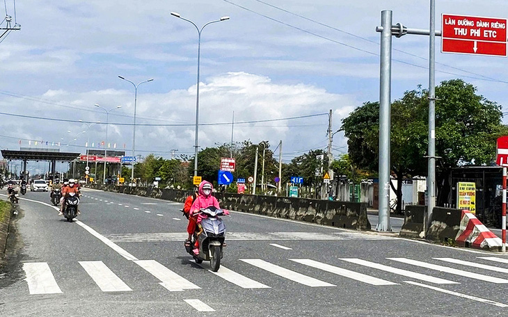 Đề xuất đặt 'cổng làng' ở các đường dân sinh quanh trạm thu phí, chính quyền nói gì? - Ảnh 2.