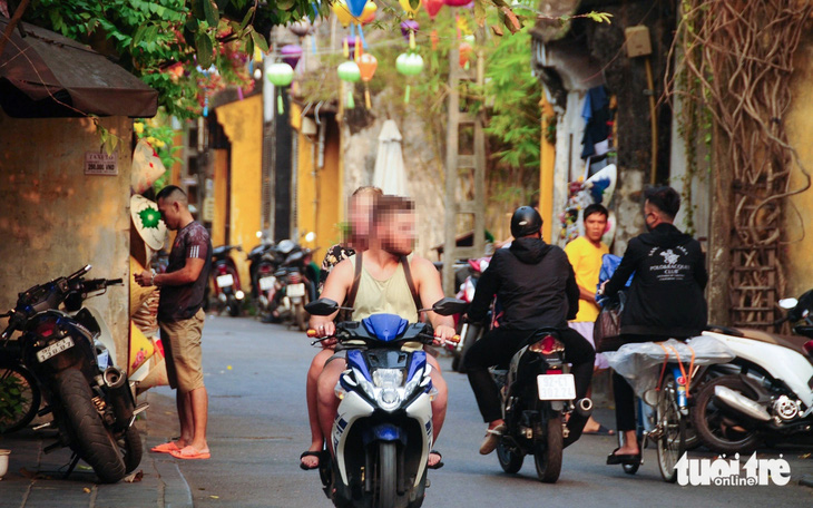 Hội An thành công vang dội sau 20 năm cấm xe gắn động cơ, khách muốn cấm hẳn - Ảnh 1.