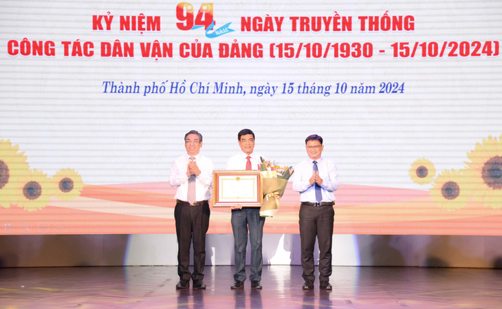 Mỗi cán bộ, đảng viên học tập tư tưởng, đạo đức, phong cách dân vận của Chủ tịch Hồ Chí Minh - Ảnh 1.