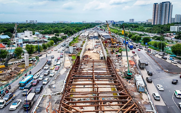 TP.HCM đưa cầu đi bộ hình lá dừa nước trên sông Sài Gòn thành dự án trọng điểm - Ảnh 2.