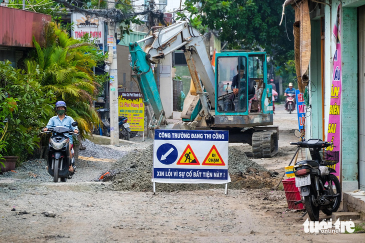 Người dân quận 12 than đường ngập mà cống đoạn có đoạn không, địa phương nói gì? - Ảnh 1.