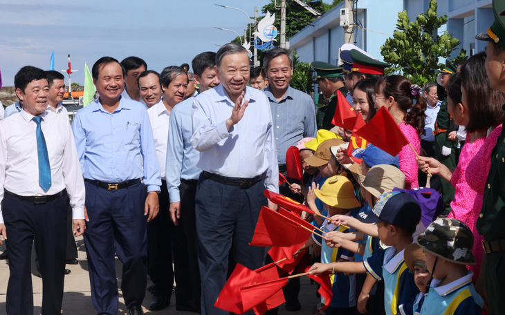 Tổng Bí thư, Chủ tịch nước Tô Lâm: 'Đảng ta không có lợi ích nào khác ngoài lợi ích của nhân dân' - Ảnh 2.