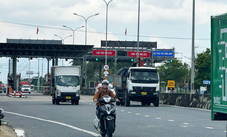 Đề xuất đặt 'cổng làng' ở các đường dân sinh quanh trạm thu phí, chính quyền nói gì? - Ảnh 1.