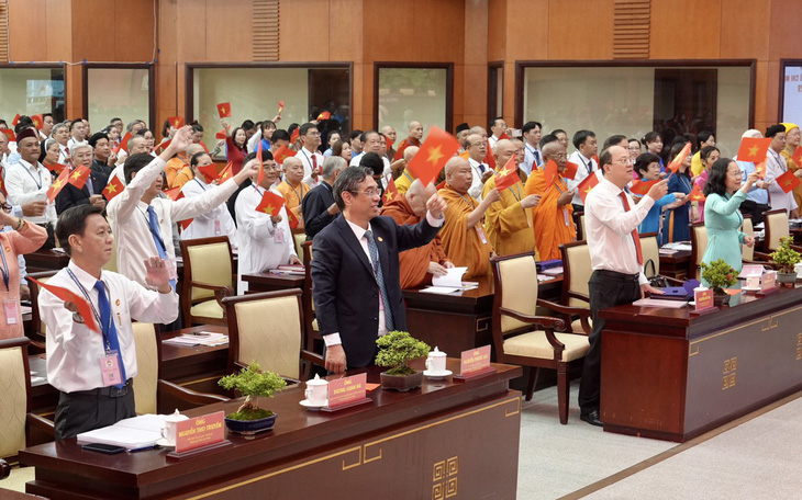 Bí thư Nguyễn Văn Nên: 'TP.HCM phải đi nhanh và có kết quả sớm trong xóa nhà tạm'  - Ảnh 5.