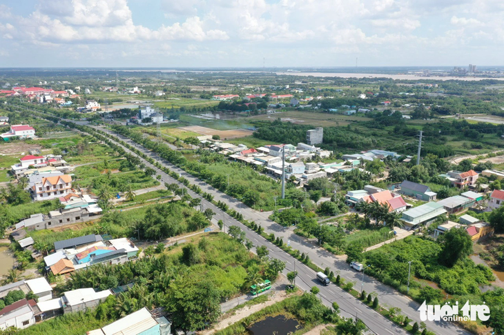 Hai cựu lãnh đạo huyện Cần Giờ bị kỷ luật, đề nghị kỷ luật vì vi phạm liên quan đất đai - Ảnh 1.