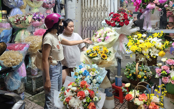 Thị trường quà tặng 20-10 năm này có gì mới? - Ảnh 5.