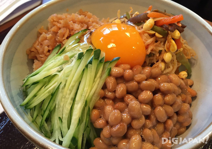 Người Nhật đãi món natto, khách Tây mê tít, khen ngon hơn phô mai