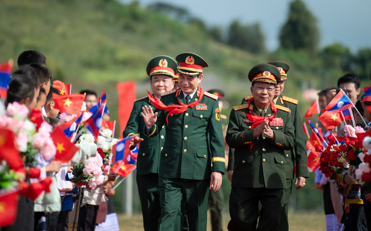 Quân đội hai nước Việt Nam - Lào hợp tác chặt chẽ ngăn chặn các loại tội phạm xuyên quốc gia - Ảnh 5.