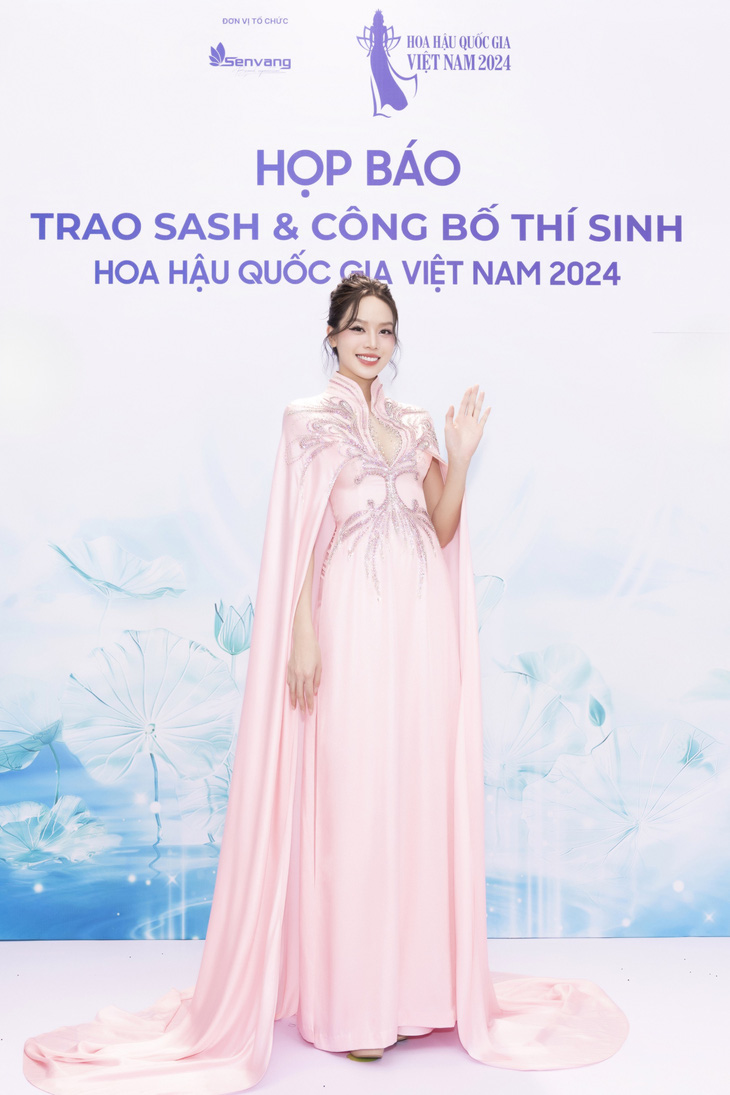 Hoa hậu Quốc gia Việt Nam sẽ khoác phượng bào khi đăng quang - Ảnh 12.