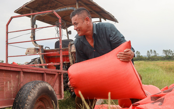 ‘Độc chiêu’ cùng ăn cơm, uống trà để tăng số người bảo hiểm xã hội tự nguyện - Ảnh 1.