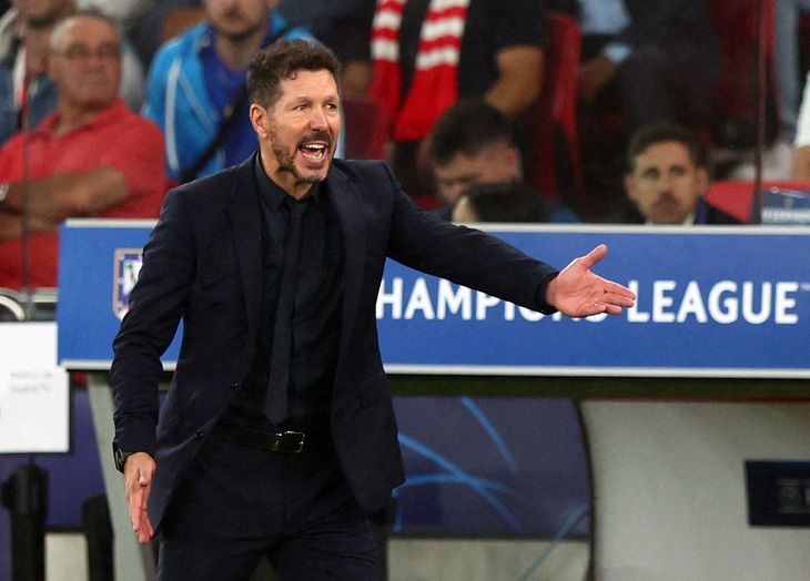 HLV Simeone chỉ trích trọng tài khiến Atletico Madrid thất thủ - Ảnh 1.