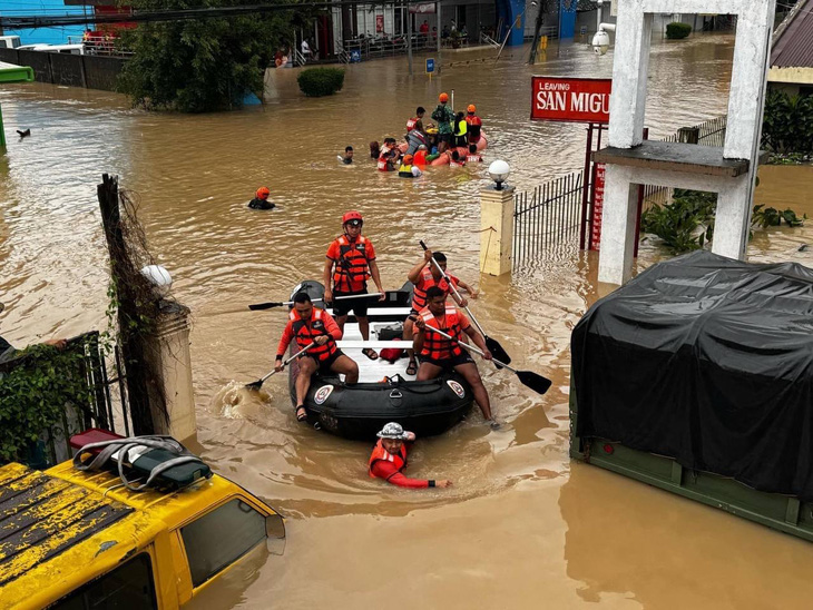 Bão Trà Mi đi sâu vào Philippines, làm 26 người chết - Ảnh 1.