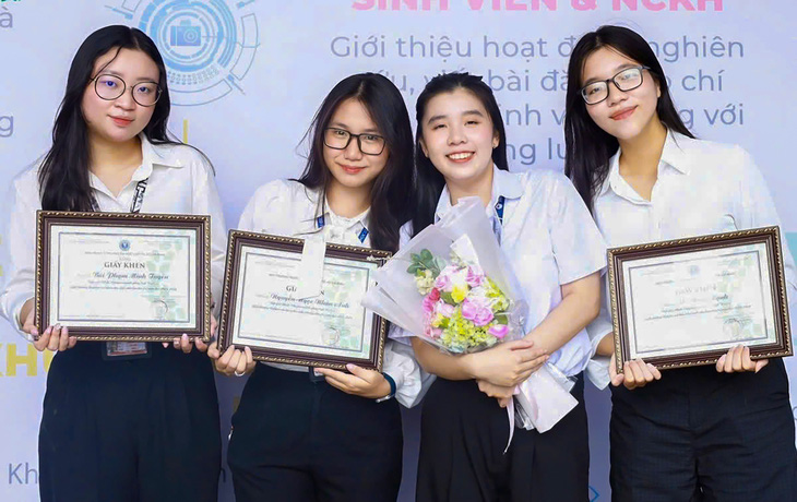 Ngân hàng tài trợ kinh phí đào tạo, khoa học công nghệ cho trường đại học - Ảnh 1.