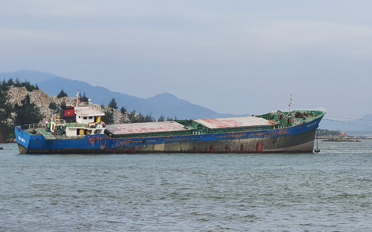 Bão Trà Mi đến gần, Hội An khẩn cấp di dời người dân sống trong các nhà cổ hư hỏng nặng - Ảnh 4.