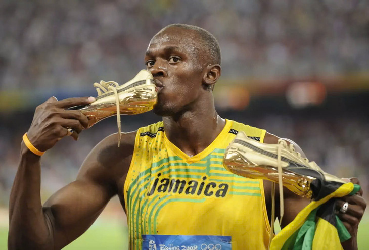 ‘Tia chớp’ Usain Bolt kể chuyện suýt cầu thủ bóng bầu dục - Ảnh 1.