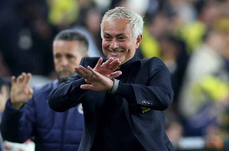 Trận nào có Mourinho cũng… vui! - Ảnh 1.