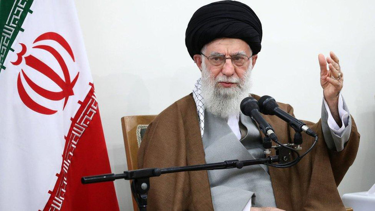 Đại giáo chủ Ali Khamenei: Quan chức Iran sẽ quyết định cách đáp trả Israel - Ảnh 1.