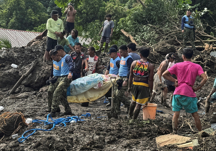 Bão Trà Mi khiến hơn 100 người chết ở Philippines, ảnh hưởng đến vùng đông bắc Thái Lan - Ảnh 1.