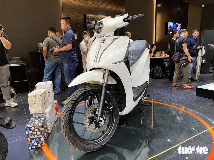 Dat Bike ra mắt 3 xe máy điện mới: Giá từ 35-51 triệu đồng, chạy tối đa 285km/sạc - Ảnh 2.