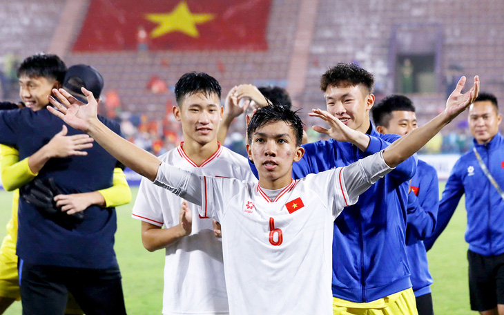 Đưa bóng đá đến World Cup, đăng cai Asiad - Ảnh 2.