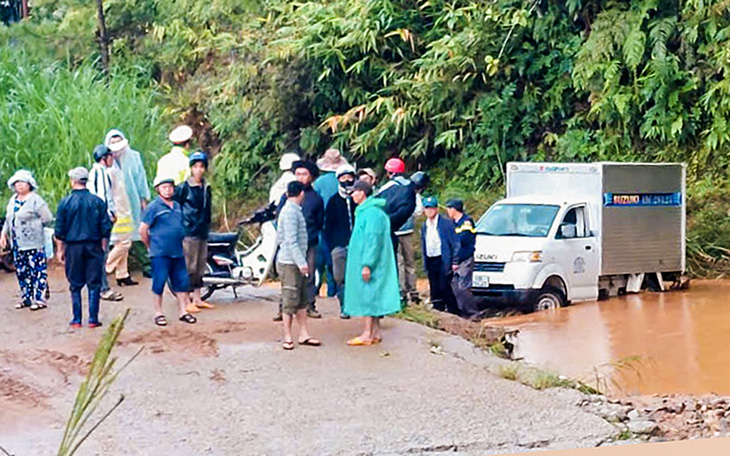 Tìm thấy thi thể tài xế bị nước cuốn trôi 20km sau khi chạy xe qua đập tràn ở Đà Lạt - Ảnh 2.