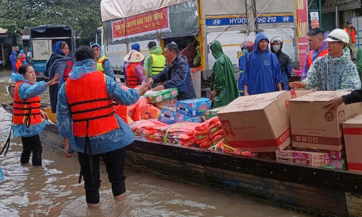 Đăng tin giả người thân đói khát trong lũ, chính quyền Lệ Thủy mệt mỏi vì xác minh - Ảnh 1.