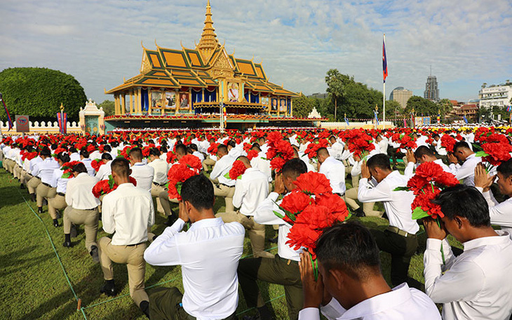 Hôm nay Quốc vương Campuchia đến Việt Nam - Ảnh 2.