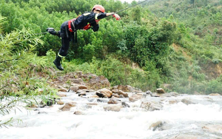 Bắt quả tang tài xế nhận hàng trăm triệu đồng lừa chạy án ma túy - Ảnh 2.