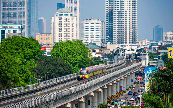 Hà Nội rực rỡ trong nắng thu vàng mừng Ngày Giải phóng thủ đô - Ảnh 12.