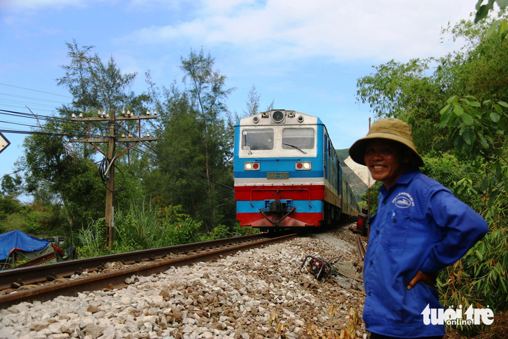 Có nên mời chuyên gia nước ngoài tìm nguyên nhân tàu hỏa liên tục trật bánh? - Ảnh 1.