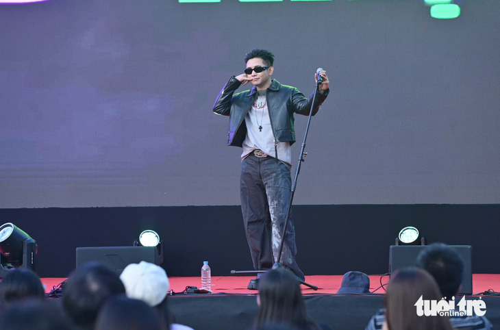 Ricky Star, Jang Song Ho 'bùng cháy', KTGRZ ONE nhảy See tình tại Vietnam Phở Festival 2024 - Ảnh 12.