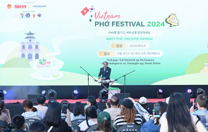 Ricky Star, Jang Song Ho 'bùng cháy', KTGRZ ONE nhảy See tình tại Vietnam Phở Festival 2024 - Ảnh 8.