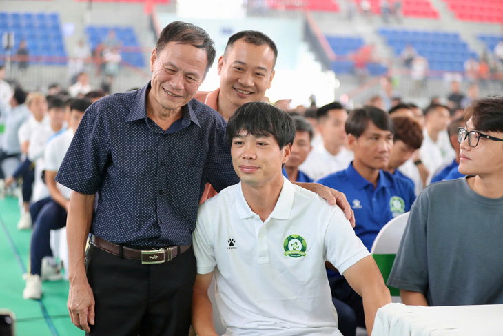 Công Phượng: 'Tôi sẽ nỗ lực hết mình để đưa CLB Trường Tươi Bình Phước lên V-League' - Ảnh 2.