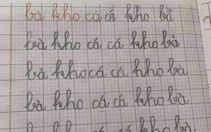 Du khách gây tranh cãi khi 'uýnh'... gấu Pooh  - Ảnh 2.