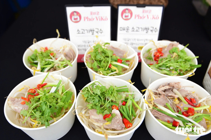 Khách đến Vietnam Phở Festival tại Seoul tăng vọt, các gian hàng gấp rút bổ sung nguyên liệu - Ảnh 8.