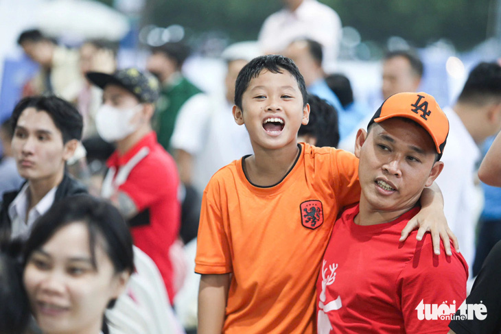 Giải bóng đá công nhân, viên chức Việt Nam 2024: Những khoảnh khắc ấn tượng trận chung kết - Ảnh 12.