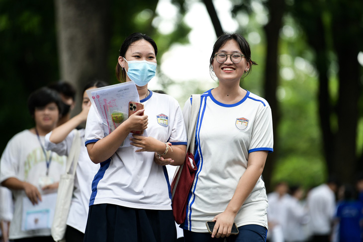 Thủ tướng Chính phủ chỉ đạo chuẩn bị cho kỳ thi tốt nghiệp và tuyển sinh năm 2025 - Ảnh 1.