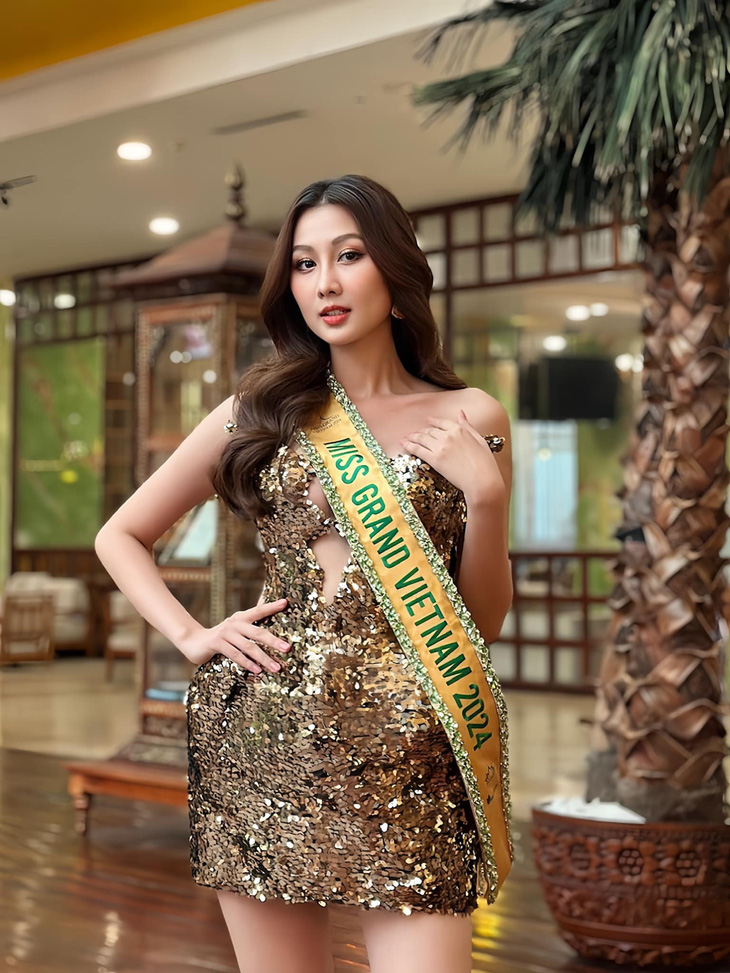 Hoa hậu Quế Anh bị chỉ trích vì ‘ra vẻ', nói dối và giật mic của Miss Grand Cambodia  - Ảnh 2.