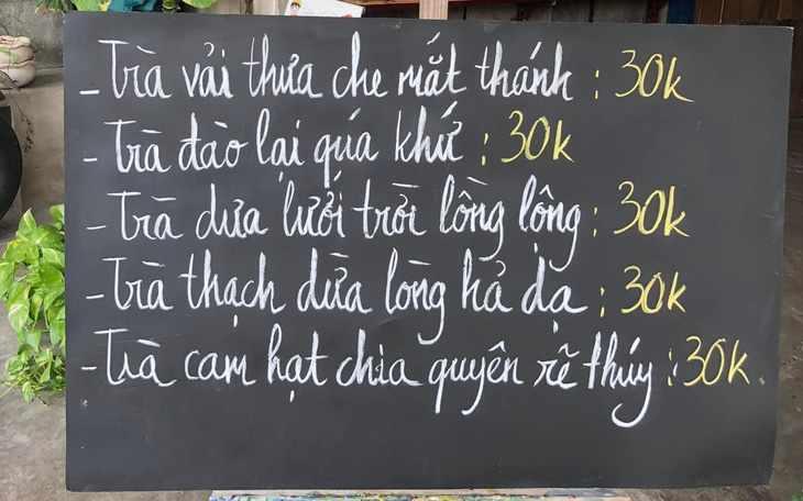 Nhầm tưởng 2 lon bia là rác, tác phẩm nghệ thuật bị quăng luôn - Ảnh 2.