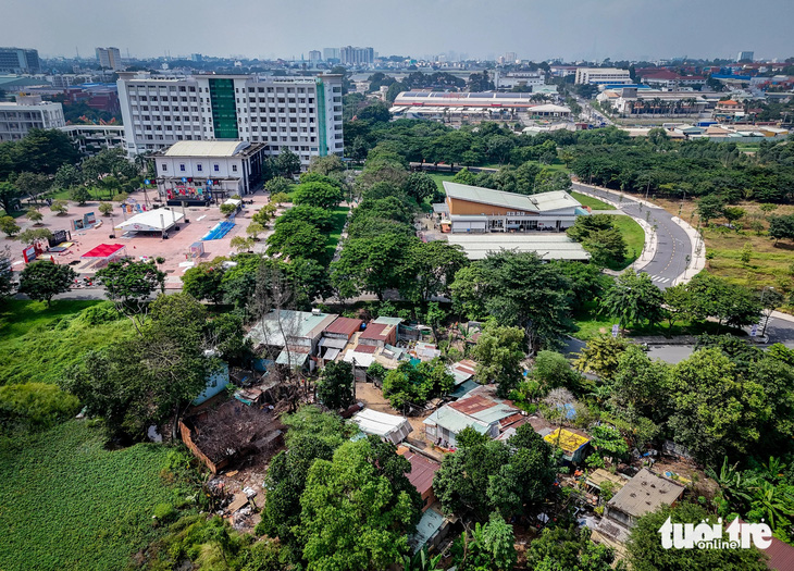 Hiện trạng nhiều mặt bằng ở Đại học Quốc gia TP.HCM vẫn nghẽn sau 3 thập kỷ  - Ảnh 4.