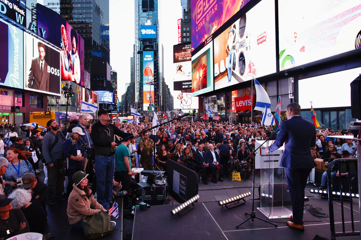 time-square-1728343873444140513061.jpg