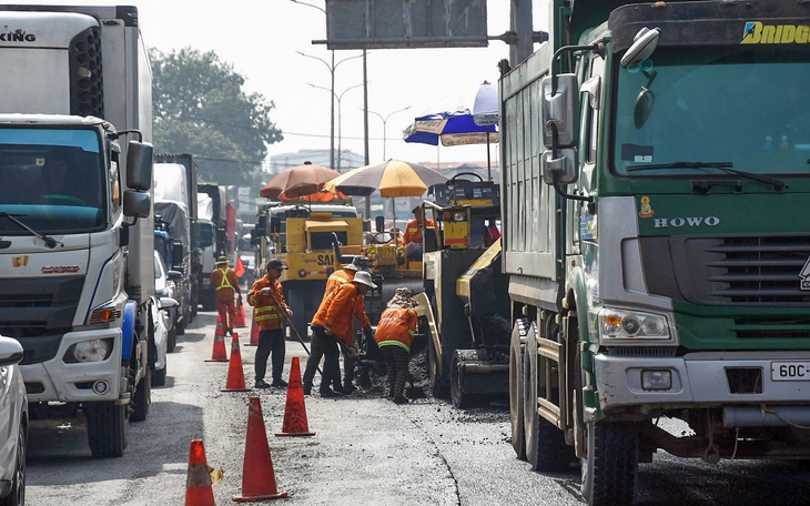 Quốc lộ 51 thông xe trở lại sau khi sửa chữa đoạn đường xuống cấp trầm trọng - Ảnh 3.