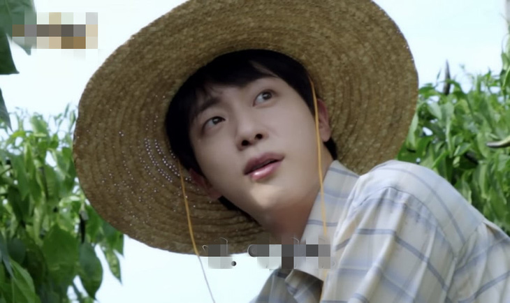 Jin (BTS) đứng hình khi bị gọi là 'ông chú' - Ảnh 1.