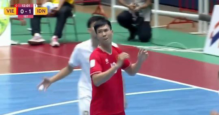 Futsal Việt Nam - Indonesia (hết hiệp 1) 0-1: Muhammad Syaifullah mở tỷ số - Ảnh 1.