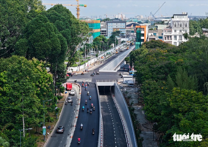 Loạt dự án giao thông ở cửa ngõ TP.HCM: Nơi làm nhanh, nơi làm chậm - Ảnh 1.