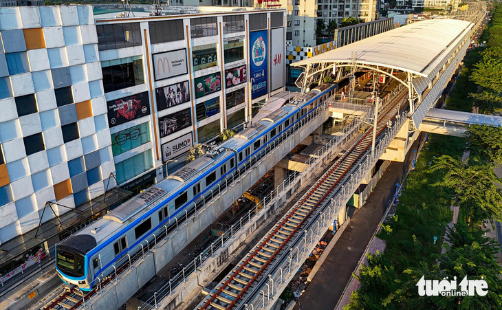 Từ hôm nay, metro số 1 vận hành thử nghiệm 100% công suất với 17 đoàn tàu - Ảnh 1.