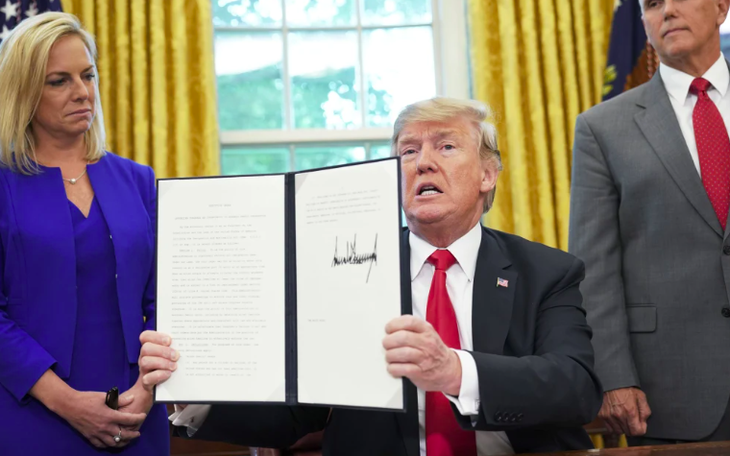 Ông Trump chọn nhân vật 'diều hâu' với Trung Quốc làm cố vấn an ninh quốc gia - Ảnh 2.