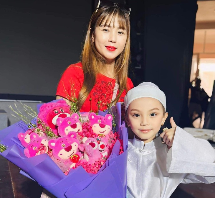 Mẹ con cùng đi thi cải lương - Ảnh 4. Mẹ con cùng đi thi cải lương - Ảnh 4.